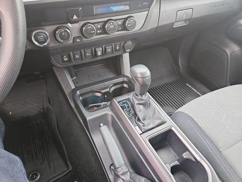 Used 2021 Toyota Tacoma TRD Sport w/ Technology Package image 28