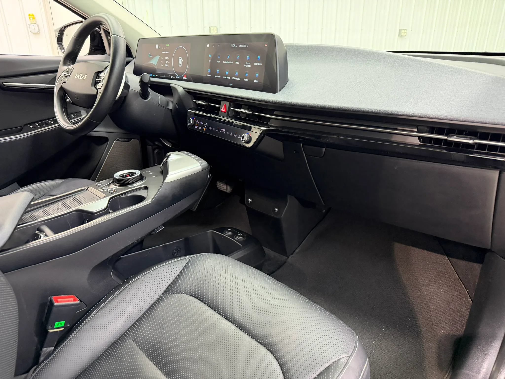 Used 2022 Kia EV6 Wind w/ Wind Technology Package AWD/4WD image 14