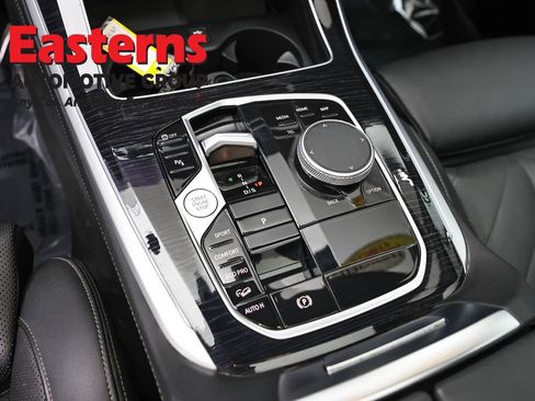 Used 2025 BMW X5 xDrive40i w/ M Sport Package AWD/4WD image 13