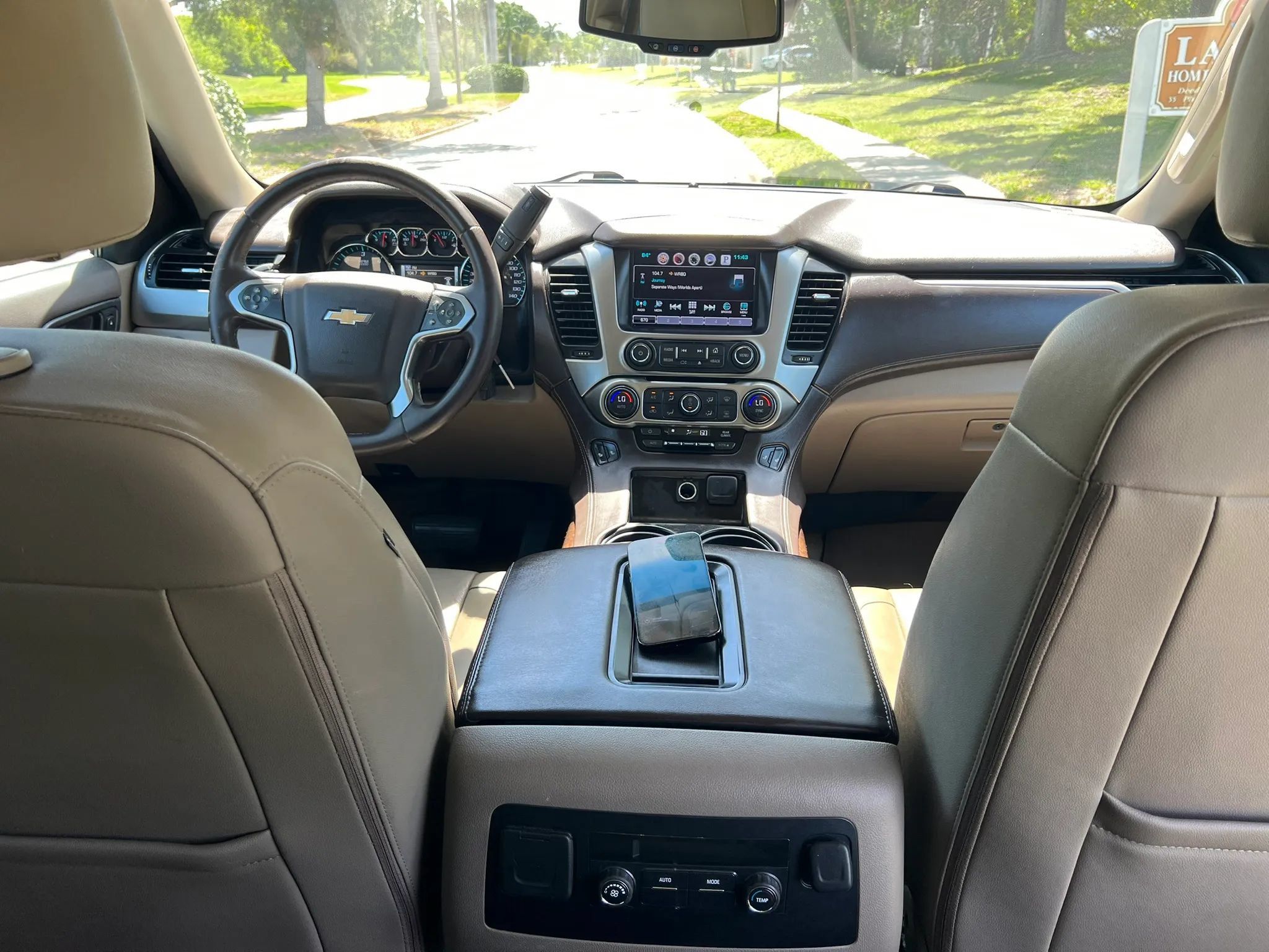 Used 2016 Chevrolet Suburban LT RWD image 28