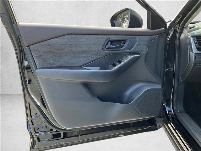 Used 2023 Nissan Rogue S FWD image 14