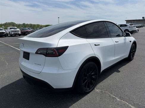 Used 2022 Tesla Model Y Long Range AWD/4WD image 5