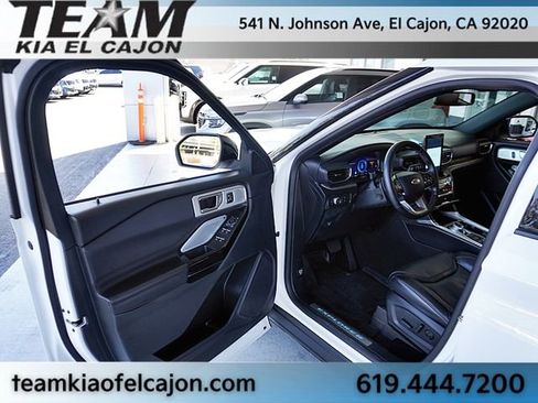 Used 2021 Ford Explorer Platinum w/ Equipment Group 601A AWD/4WD image 39