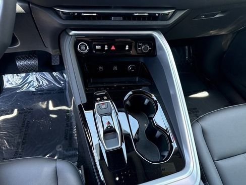 Certified 2025 Audi Q5 Premium w/ Convenience Package image 18