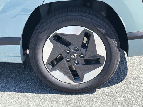 Used 2024 Hyundai Kona SEL FWD image 19