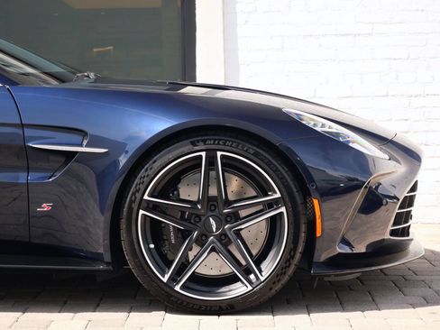 Used 2026 Aston Martin V8 Vantage S RWD image 4