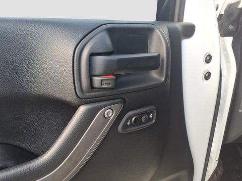 Used 2017 Jeep Wrangler Unlimited Sport w/ Quick Order Package 24S AWD/4WD image 14