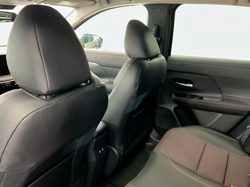 New 2025 Nissan Kicks SR image 19