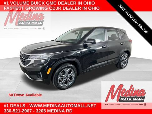 Used 2024 Kia Seltos LX AWD/4WD image 1