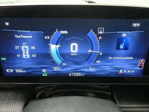 Used 2025 Chevrolet Blazer EV LT AWD/4WD image 13