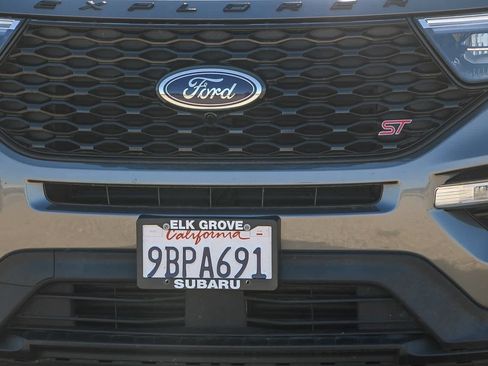 Used 2022 Ford Explorer ST w/ ST Street Pack image 7