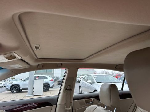 Used 2010 Toyota Avalon Limited image 5