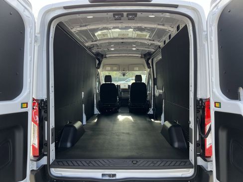 New 2026 Ford Transit 250 148 Medium Roof image 23
