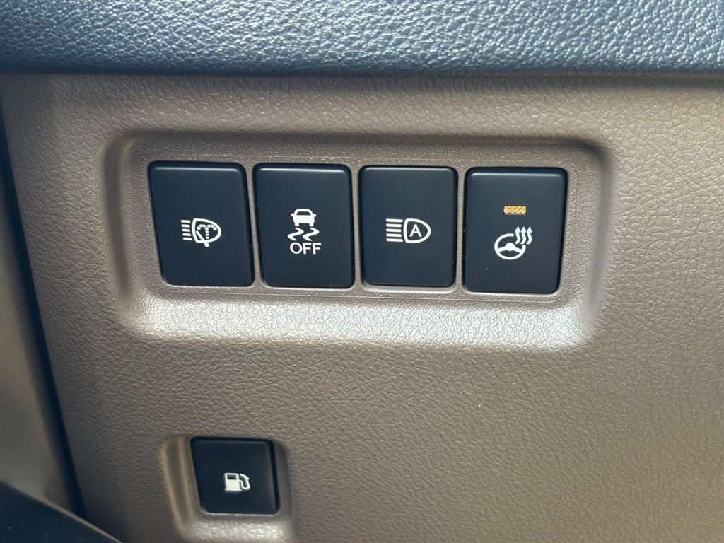 Used 2023 Lexus GX 460 Premium w/ Accessory Package AWD/4WD image 19