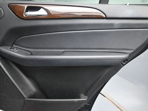 Used 2017 Mercedes-Benz GLS 450 4MATIC image 28