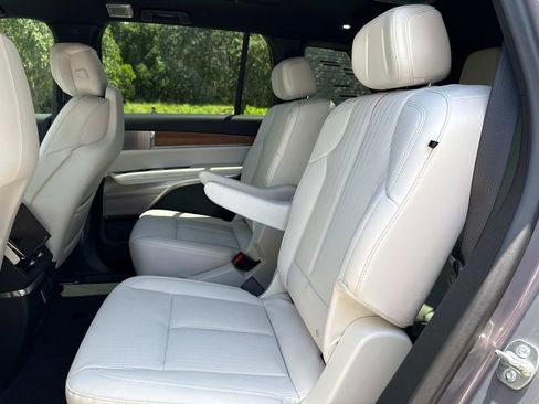 New 2026 Cadillac Vistiq Luxury image 12