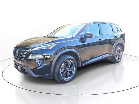 Used 2024 Nissan Rogue SV image 3