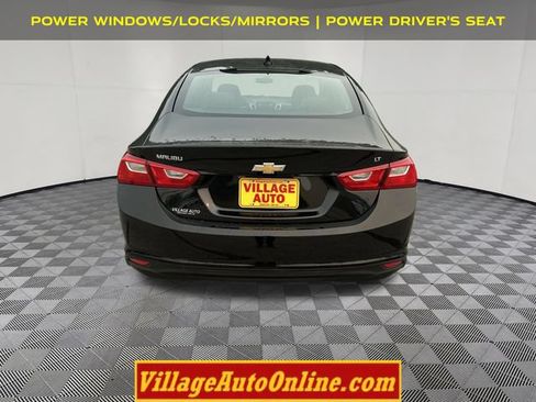 Used 2016 Chevrolet Malibu LT FWD image 3
