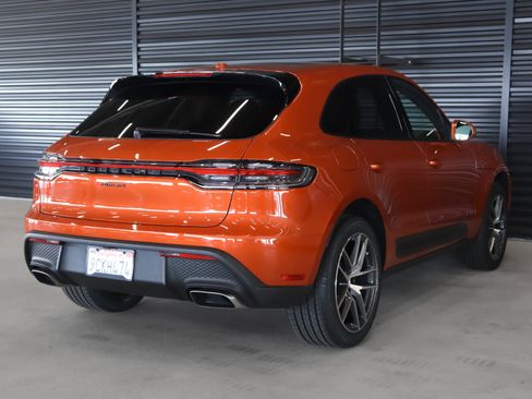 Certified 2022 Porsche Macan AWD/4WD image 10