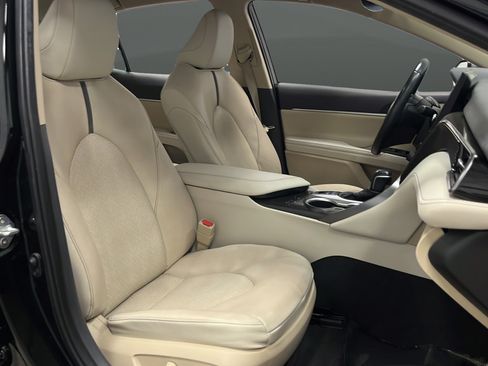 Used 2023 Toyota Camry XLE w/ Cold Weather Package FWD image 24