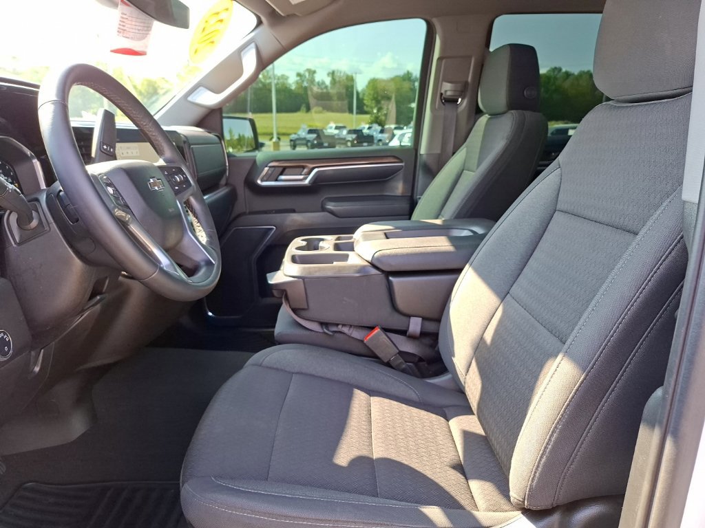 Used 2023 Chevrolet Silverado 1500 LT AWD/4WD image 15
