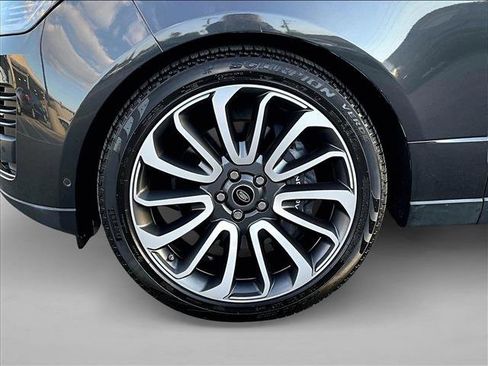 Used 2020 Land Rover Range Rover HSE image 10