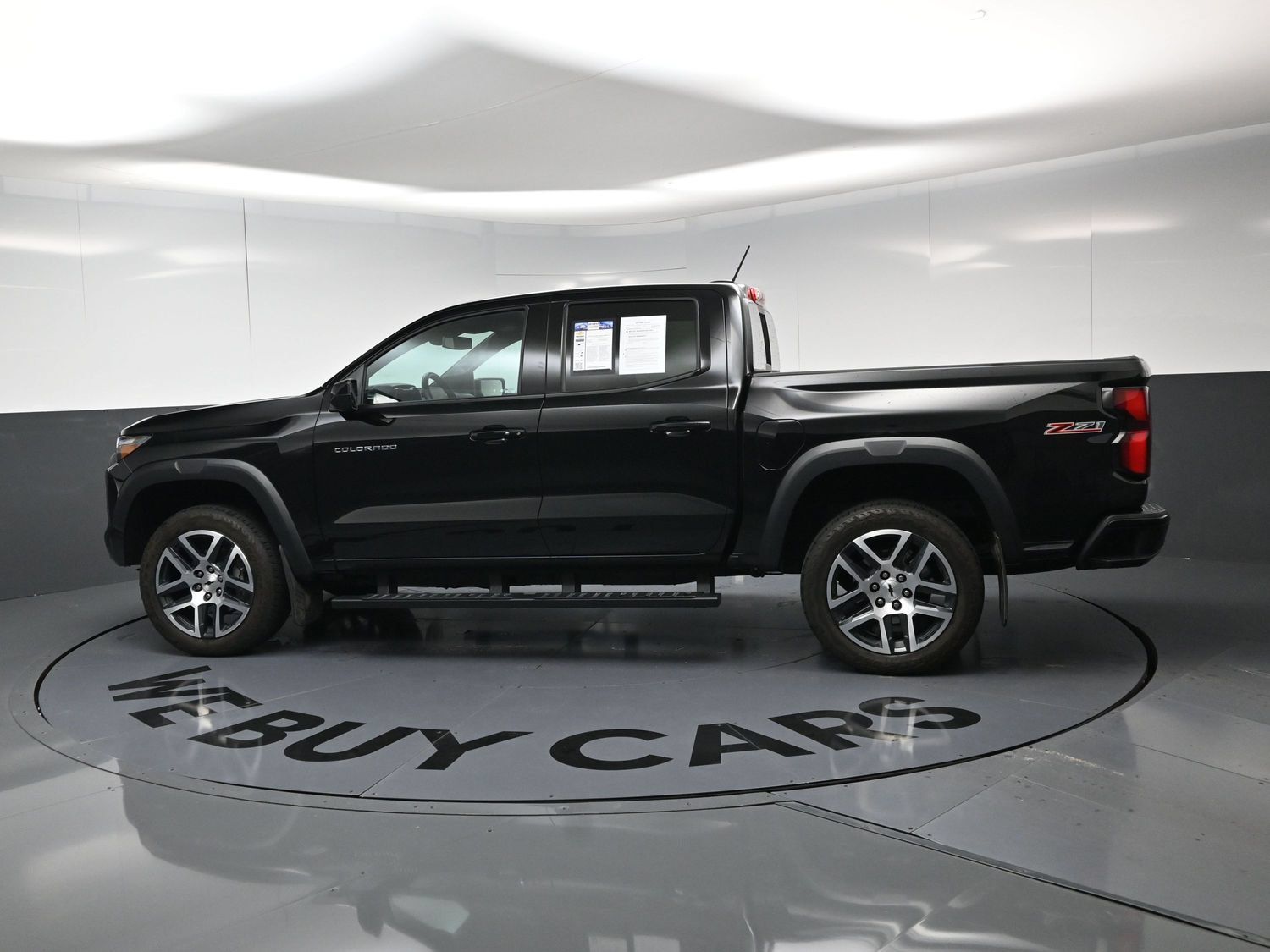 Used 2024 Chevrolet Colorado Z71 w/ Z71 Convenience Package 2 AWD/4WD image 6