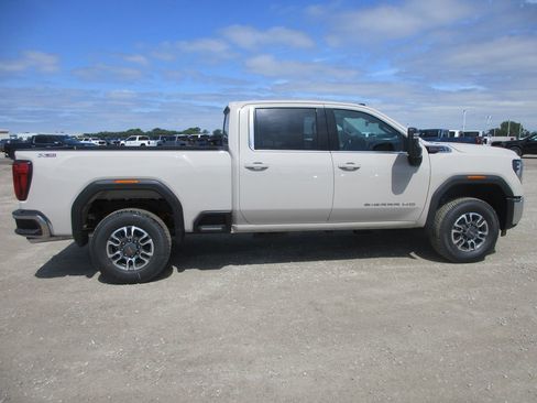 New 2026 GMC Sierra 2500 SLE w/ SLE Value Package; AWD/4WD image 3