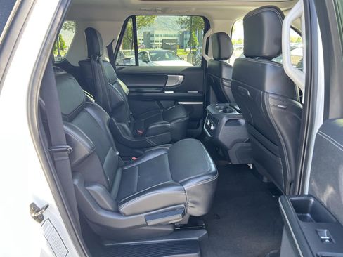 Used 2025 Ford Expedition Max Platinum AWD/4WD image 26