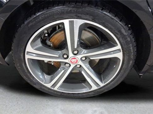 Used 2018 Jaguar XF R-Sport image 22