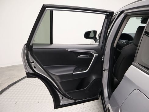 Certified 2025 Toyota RAV4 XLE FWD image 21