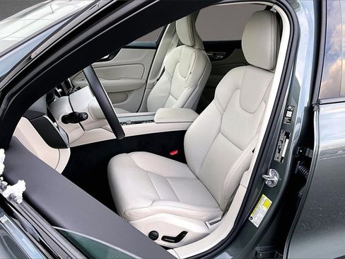 Certified 2026 Volvo V60 B5 Cross Country Plus w/ Protection Package Premier image 20