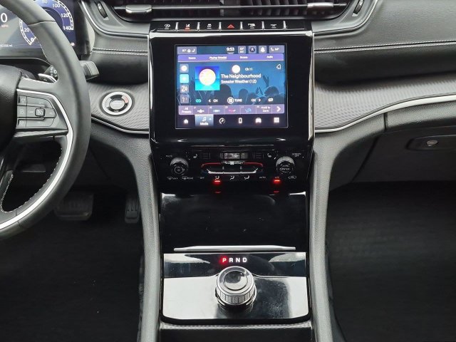 Used 2024 Jeep Grand Cherokee Laredo w/ Luxury Tech Group I AWD/4WD image 17