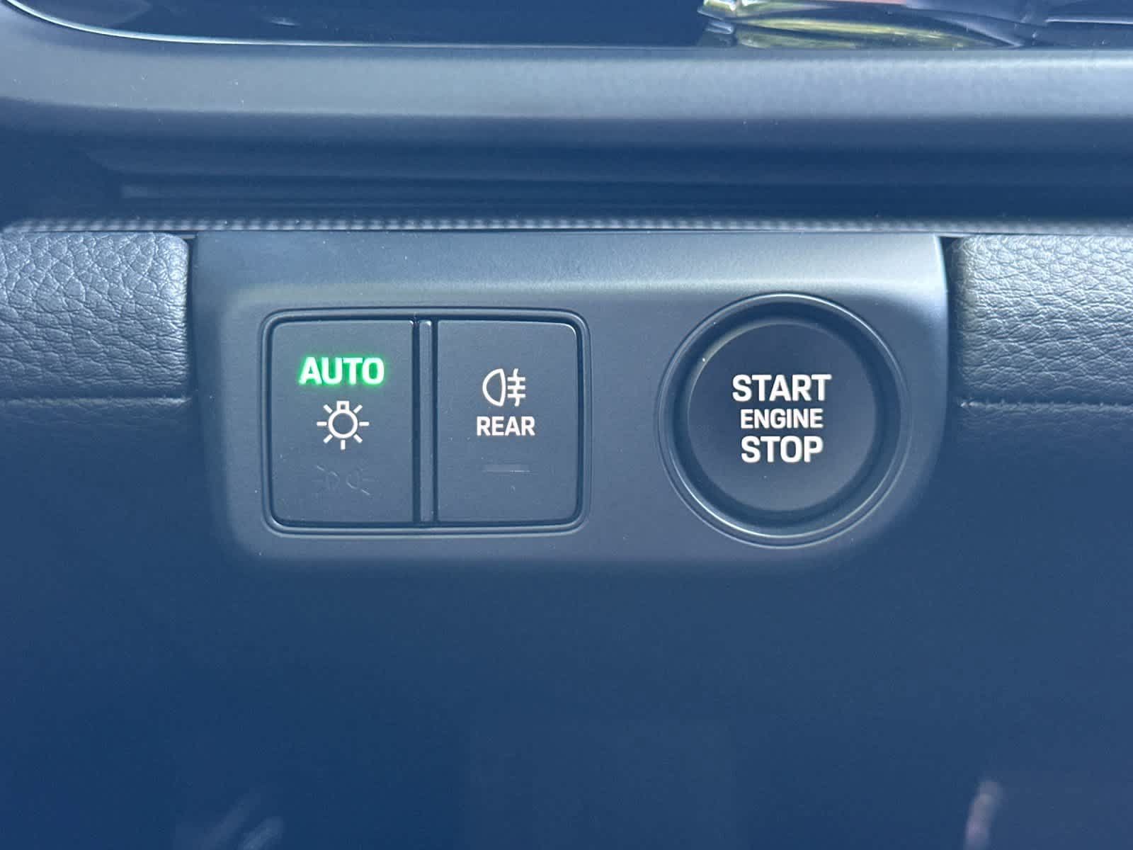 Certified 2025 Porsche Panamera 4 AWD/4WD image 30