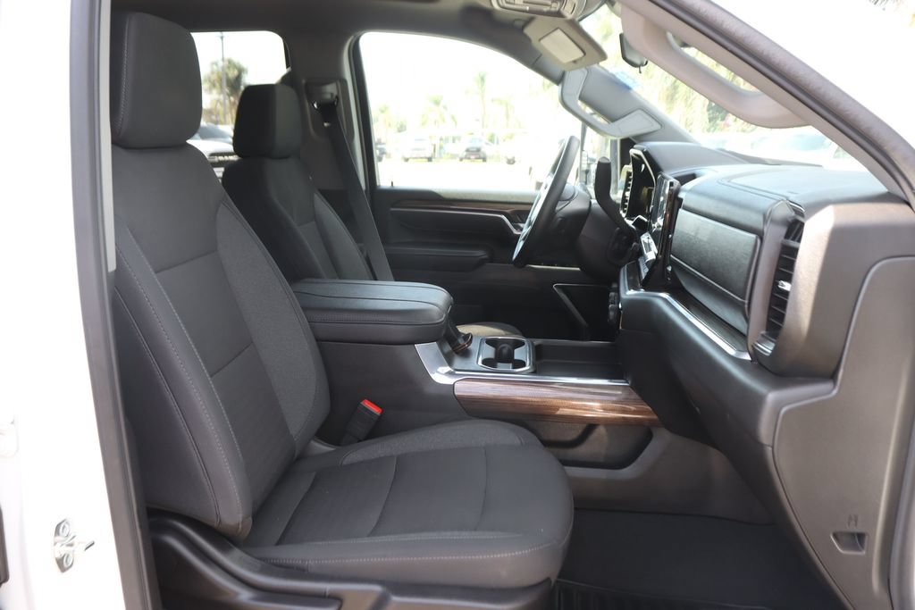 Used 2025 Chevrolet Silverado 2500 LT AWD/4WD image 39