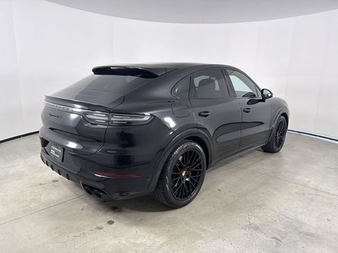 Certified 2022 Porsche Cayenne GTS AWD/4WD image 7