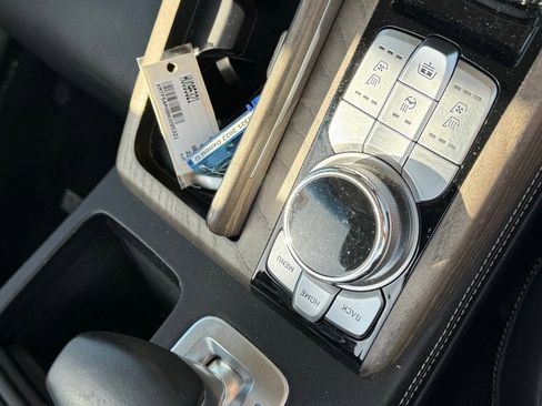 Used 2022 Genesis G90 5.0 Ultimate image 16