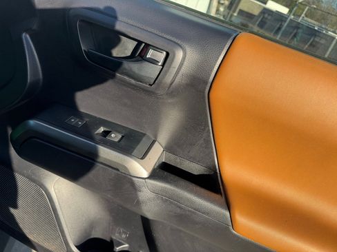 Used 2020 Toyota Tacoma SR5 image 34