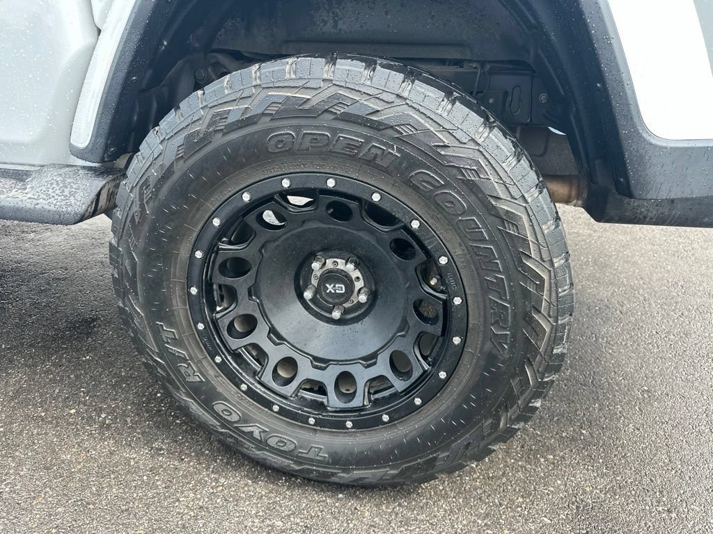 Used 2020 Jeep Gladiator Overland AWD/4WD image 9