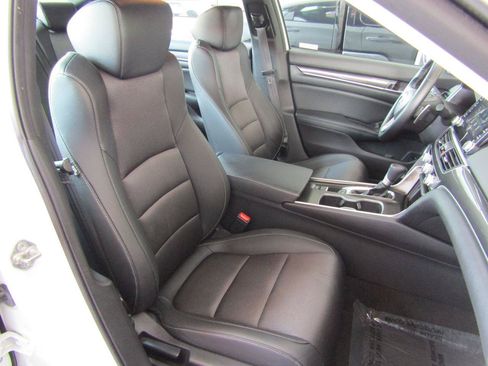 Used 2019 Honda Accord Sport image 17