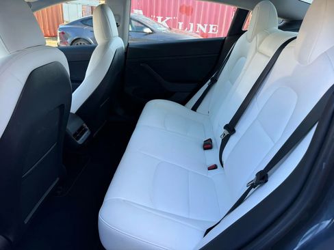 Used 2023 Tesla Model 3 Standard Range image 16