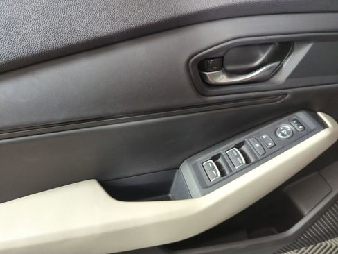 Certified 2025 Honda Accord SE image 10