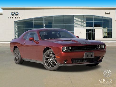 Used 2019 Dodge Challenger SXT w/ Blacktop Package image 2