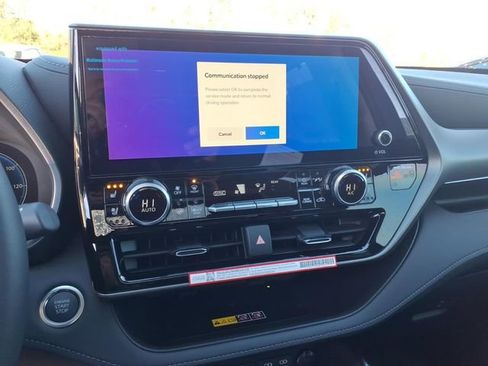 New 2026 Toyota Highlander Limited image 12