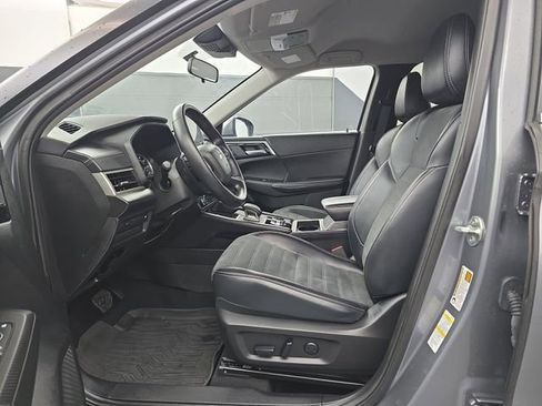 Used 2024 Mitsubishi Outlander SE image 23