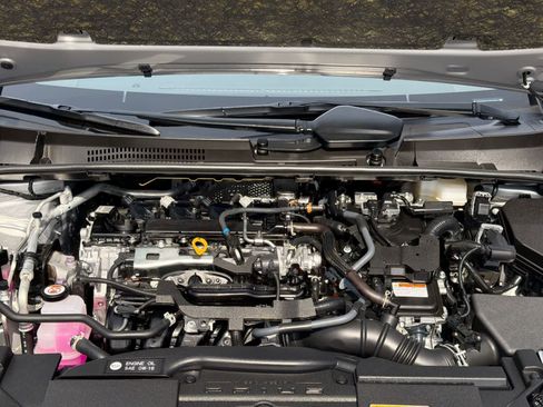 Used 2025 Toyota Prius XLE image 15