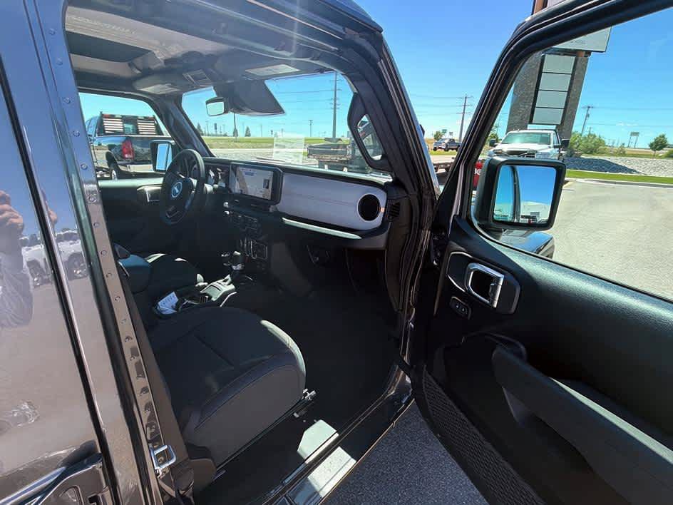 New 2026 Jeep Gladiator Sport AWD/4WD image 27