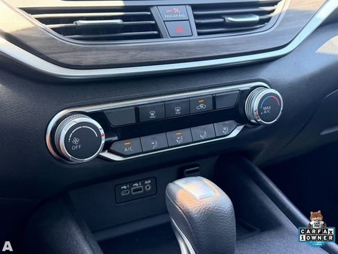 Used 2025 Nissan Altima 2.5 SV FWD image 27