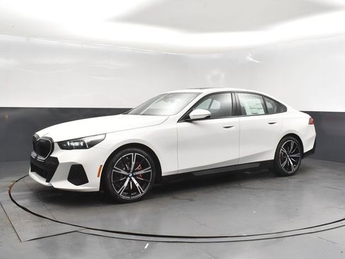 New 2026 BMW 530i 530i w/ M Sport Package image 3