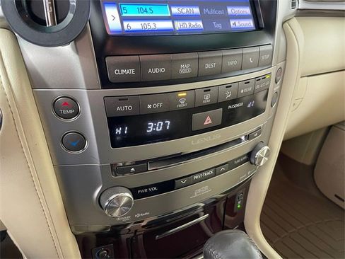 Used 2015 Lexus LX 570 4WD image 10